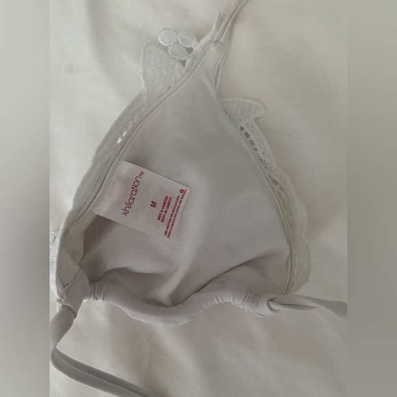 NWOT White Crochet Like Bikini Top - Picture 4 of 4